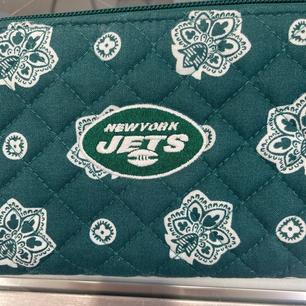 VERA BRADLEY NEW YORK JETS ZIP QUILTED WALLET!!!! New! - Picture 2 of 6